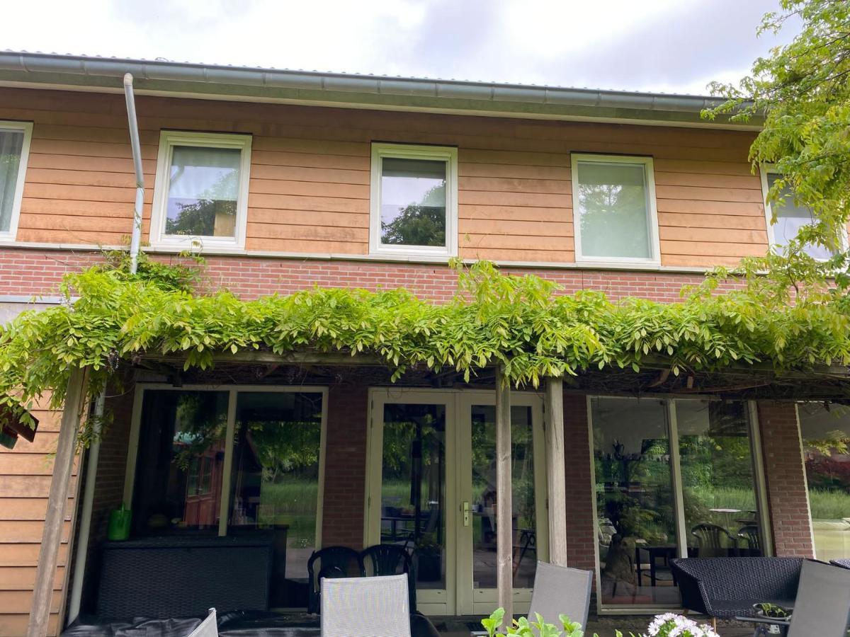 Huis Van Steen เลลีสตัด ภายนอก รูปภาพ